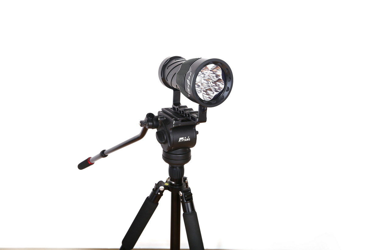 картинка Фонарь для дайвинга Ferei W172II CREE XM-L2 (холодный свет диода)