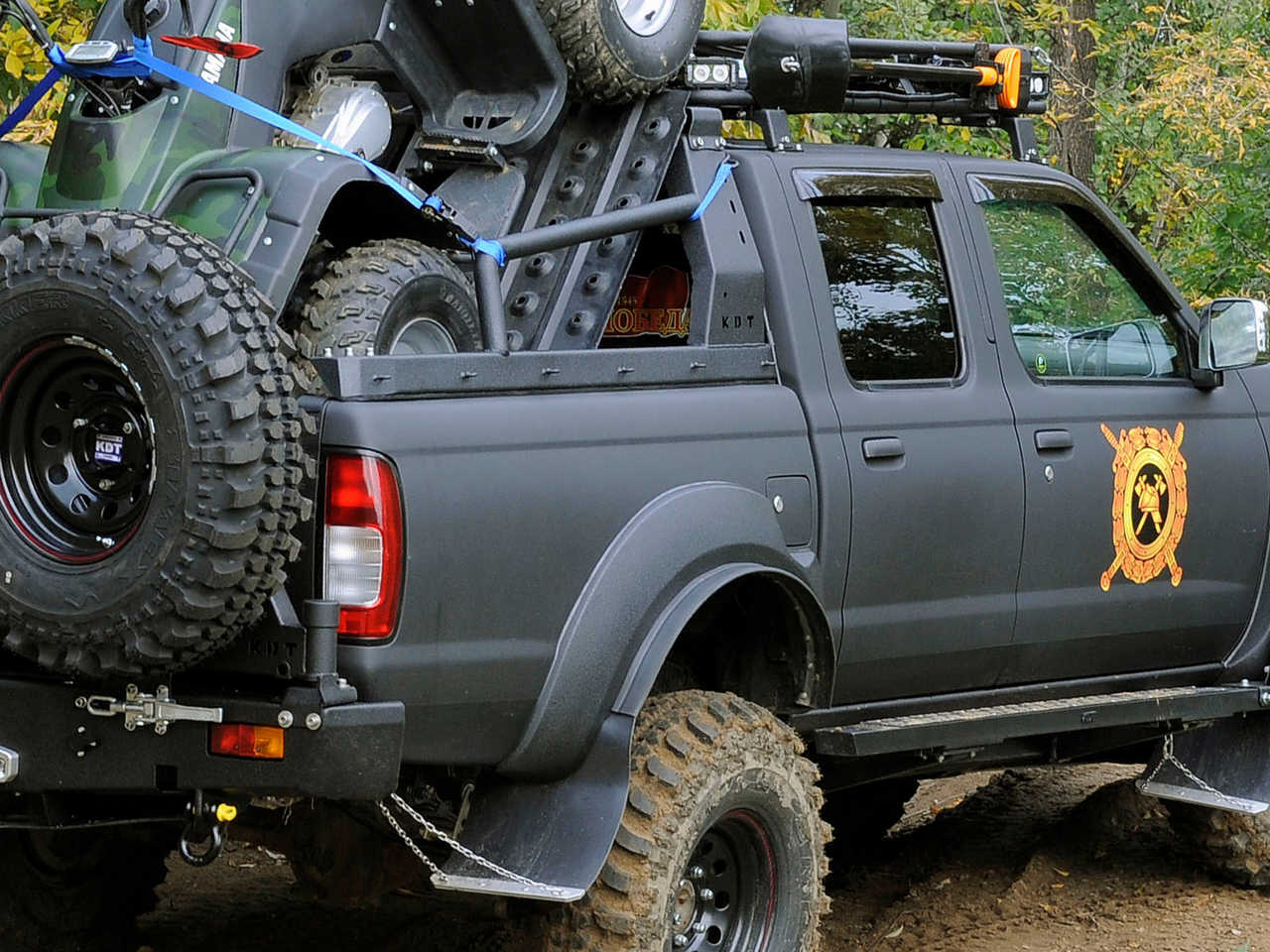 картинка Дуга безопасности KDT многофункциональная для Nissan NP300