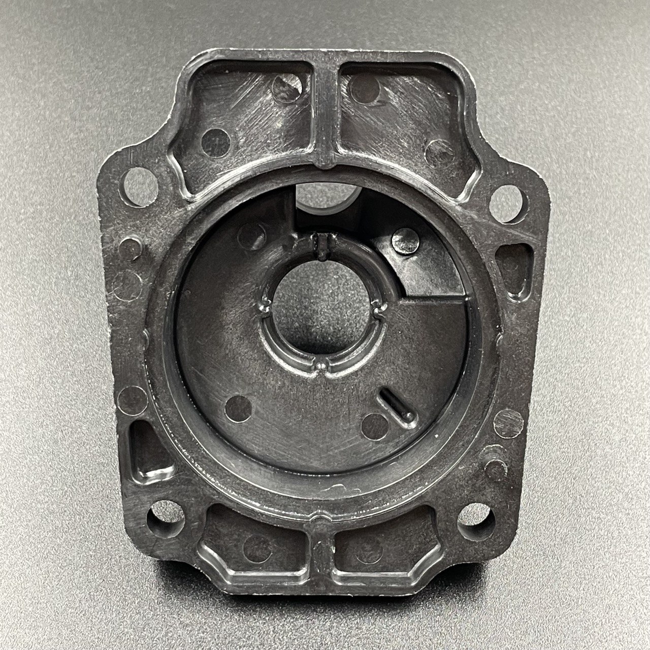 картинка Корпус помпы охлаждения Suzuki DT25-30, DF25-30(A) (PREMARINE)