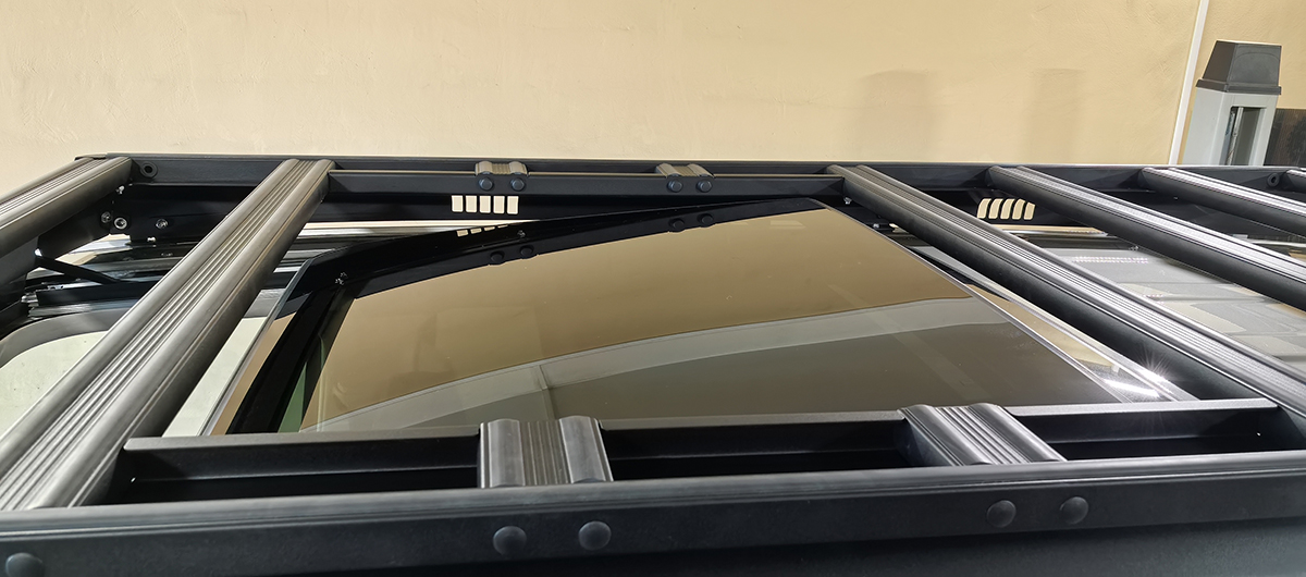 картинка Багажник TANK 500 с панорамной крышей с крепежом РИФ