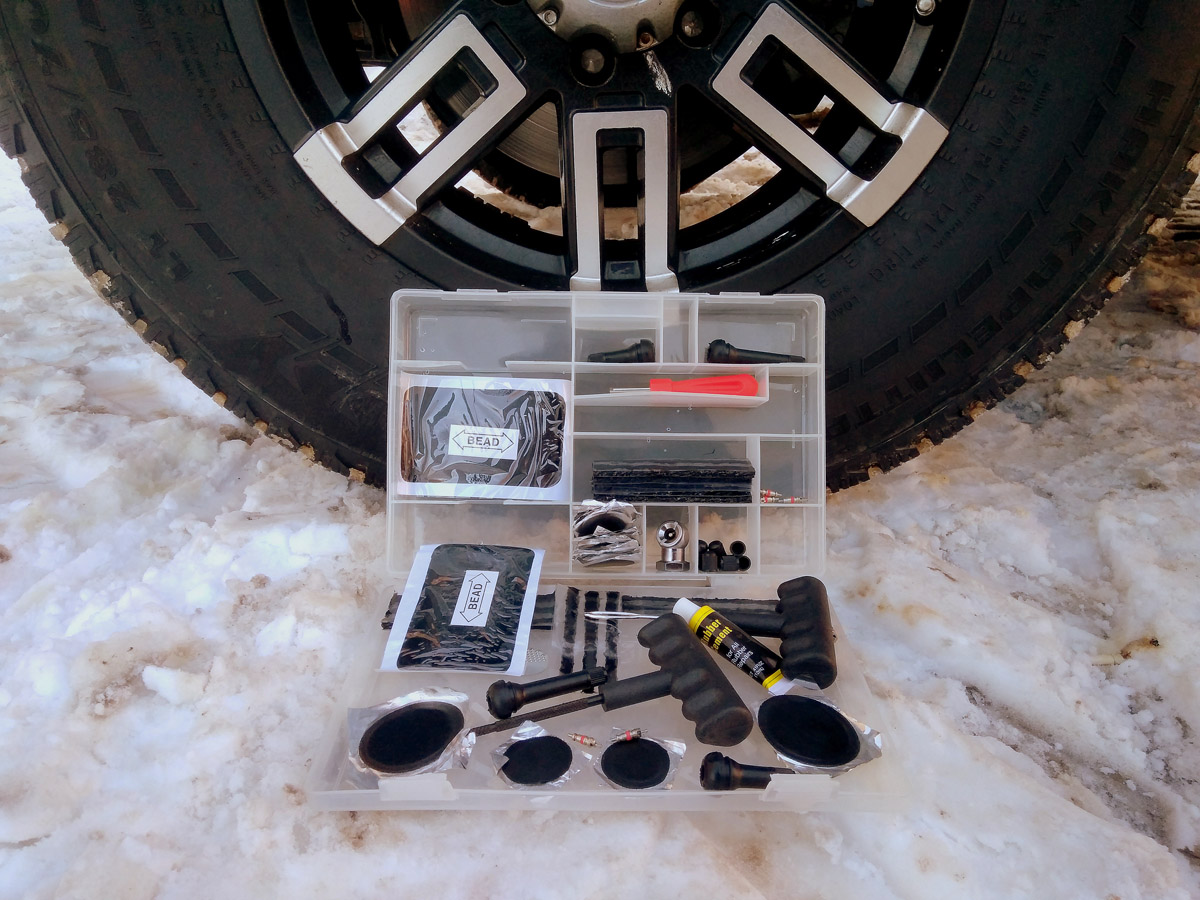 картинка Набор ремонтный для бескамерных шин и камер с золотниками