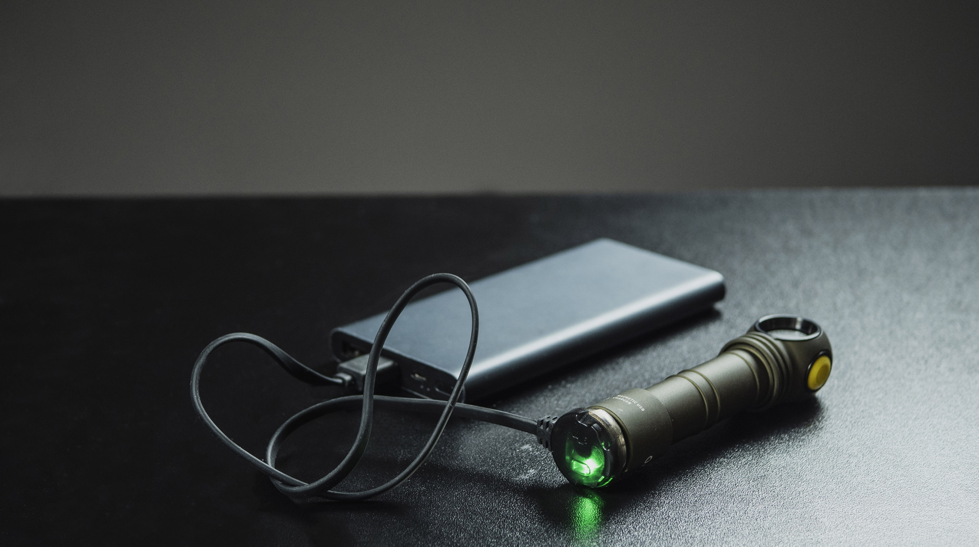 картинка Фонарь налобный Armytek Wizard C2 Pro White (Olive)