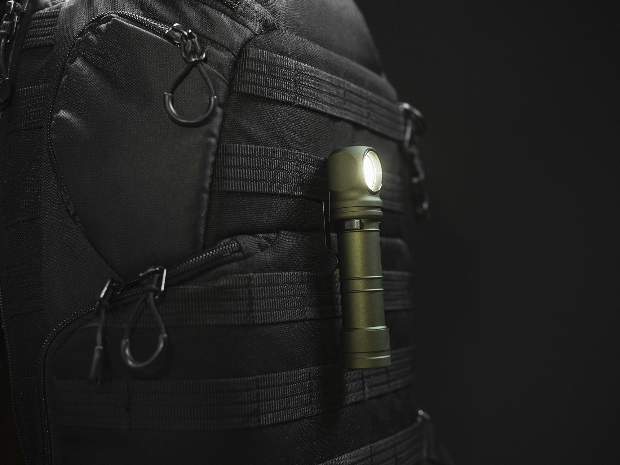 картинка Фонарь налобный Armytek Wizard C2 Pro Max White (Olive)