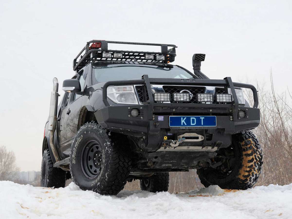 картинка Бампер передний KDT без кенгурина с местами под ПТФ 2шт Valeo для Nissan Navara/Pathfinder лифт 50