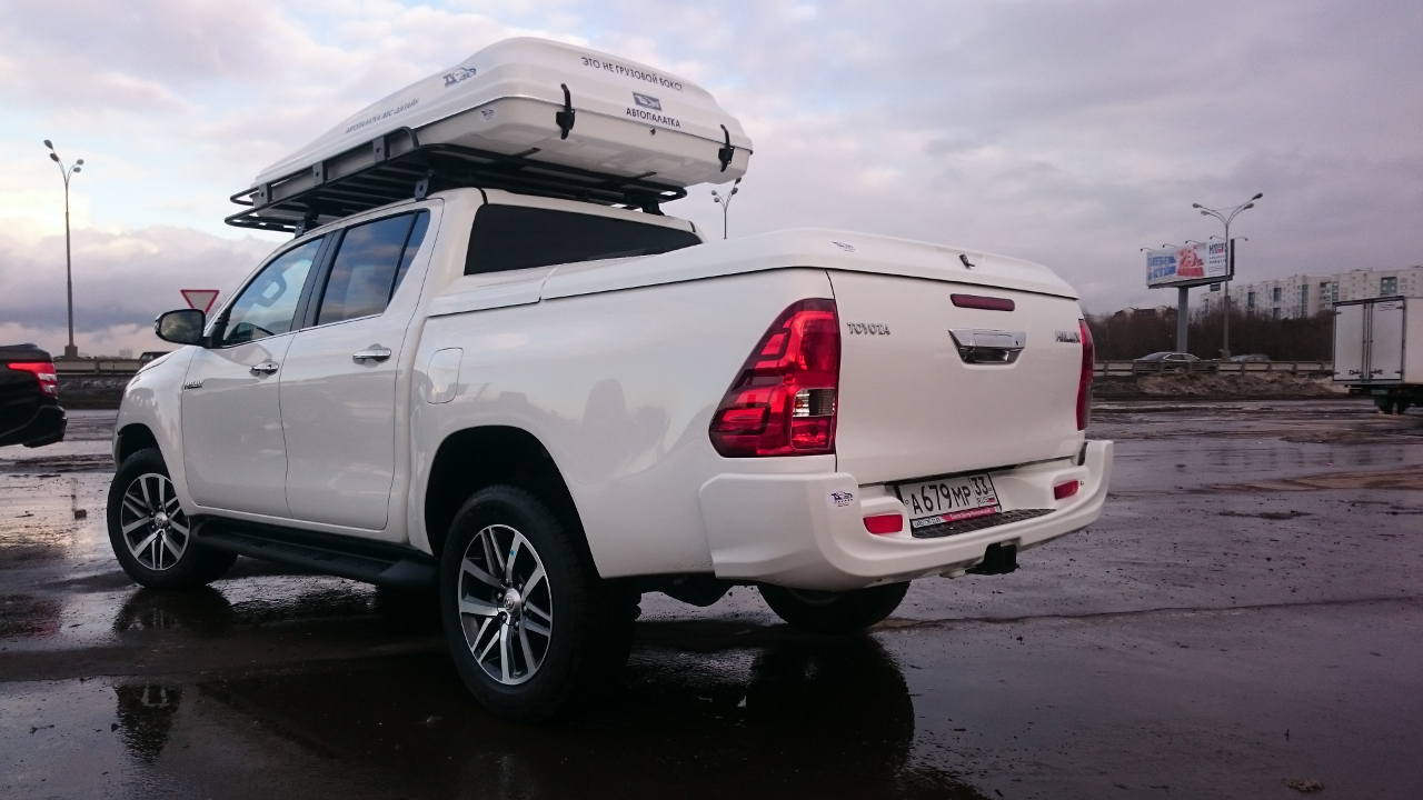 картинка Бампер задний Toyota Hilux Revo 2015- под покраску АВС-Дизайн