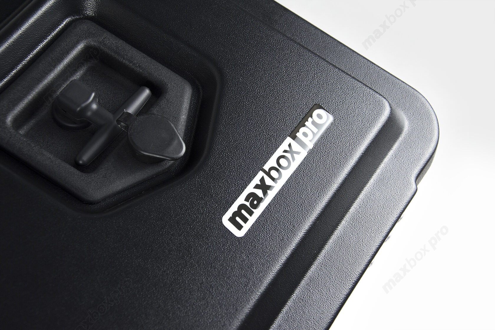Ящик для грузовика MaxBox PRO 750 инструментальный (79 литров)