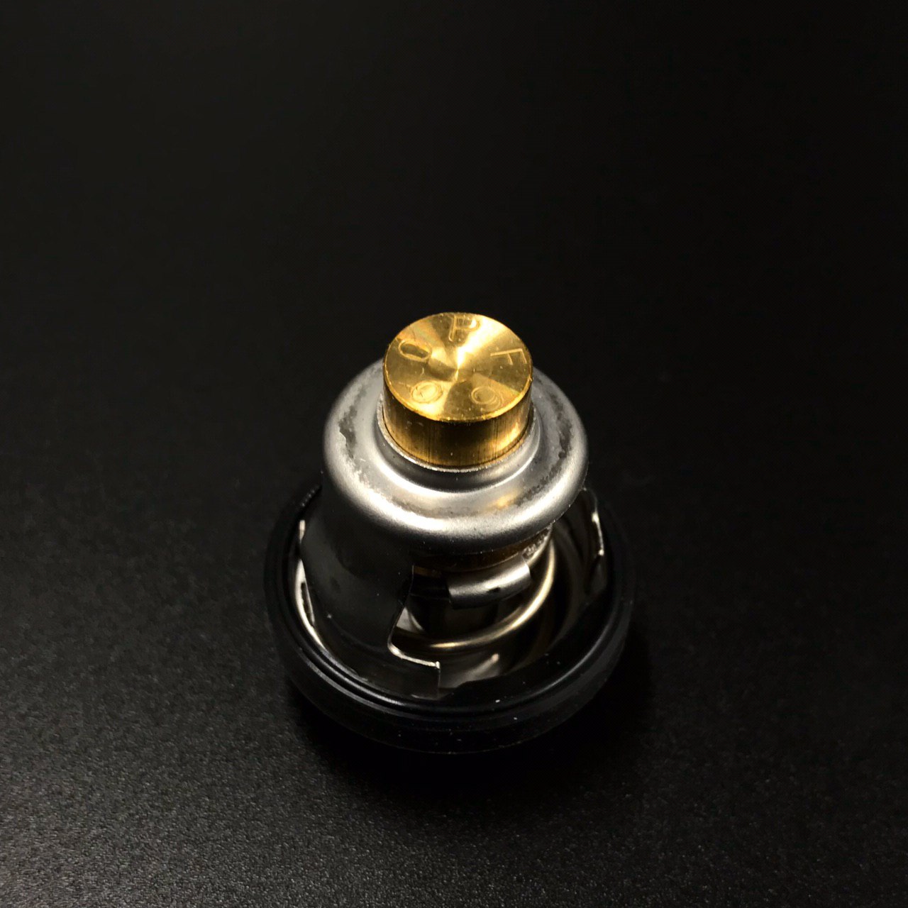 картинка Термостат Suzuki 60° (17670-94402; 17670-94403) (Suzuki)