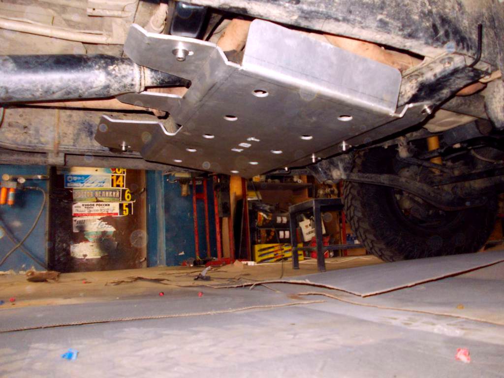 картинка Защита раздатки KDT Toyota Land Cruiser 76/78