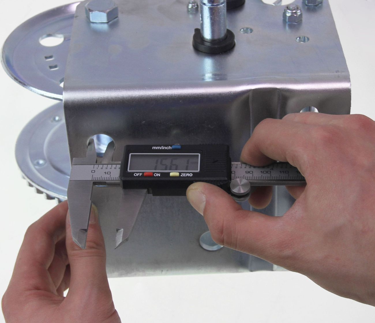 картинка Лебедка для прицепа 2000 lbs (907 кг)