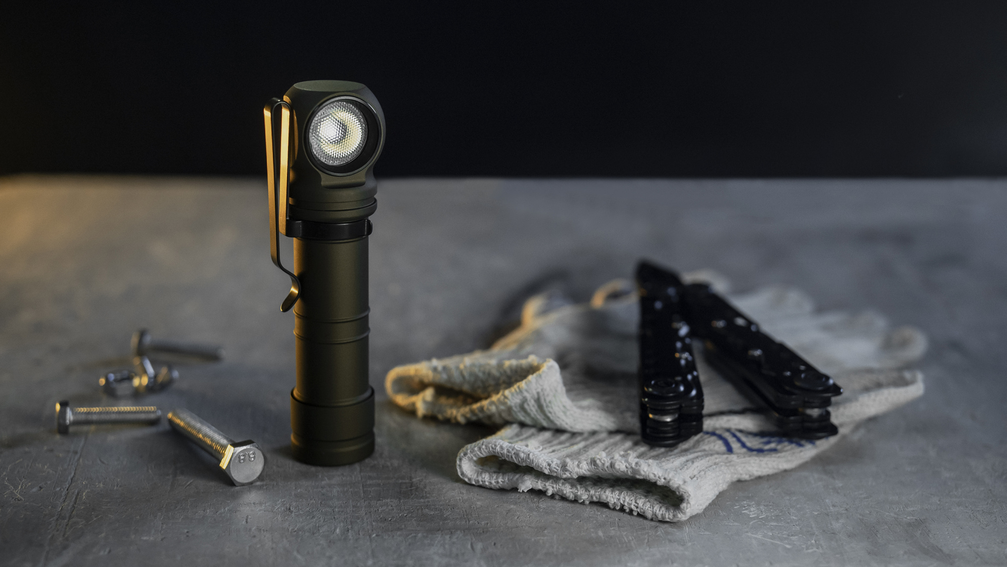 картинка Фонарь налобный Armytek Wizard C2 Pro Max White (Olive)