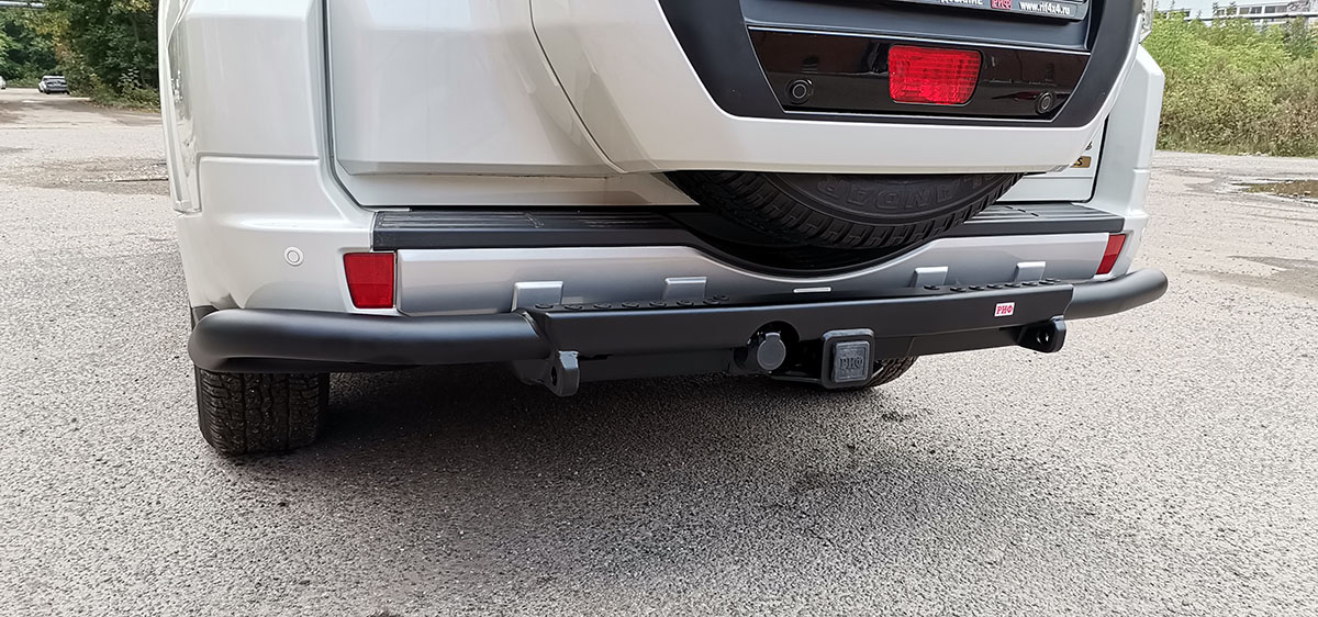 картинка Бампер задний РИФ Mitsubishi Pajero IV c квадратом под фаркоп