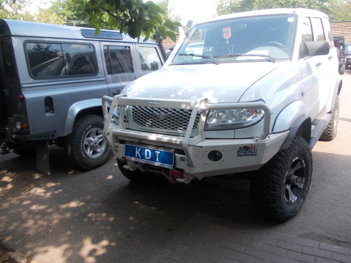 картинка Бампер передний KDTбез кенгурина с местами под штатные противотуманные фары для УАЗ Патриот