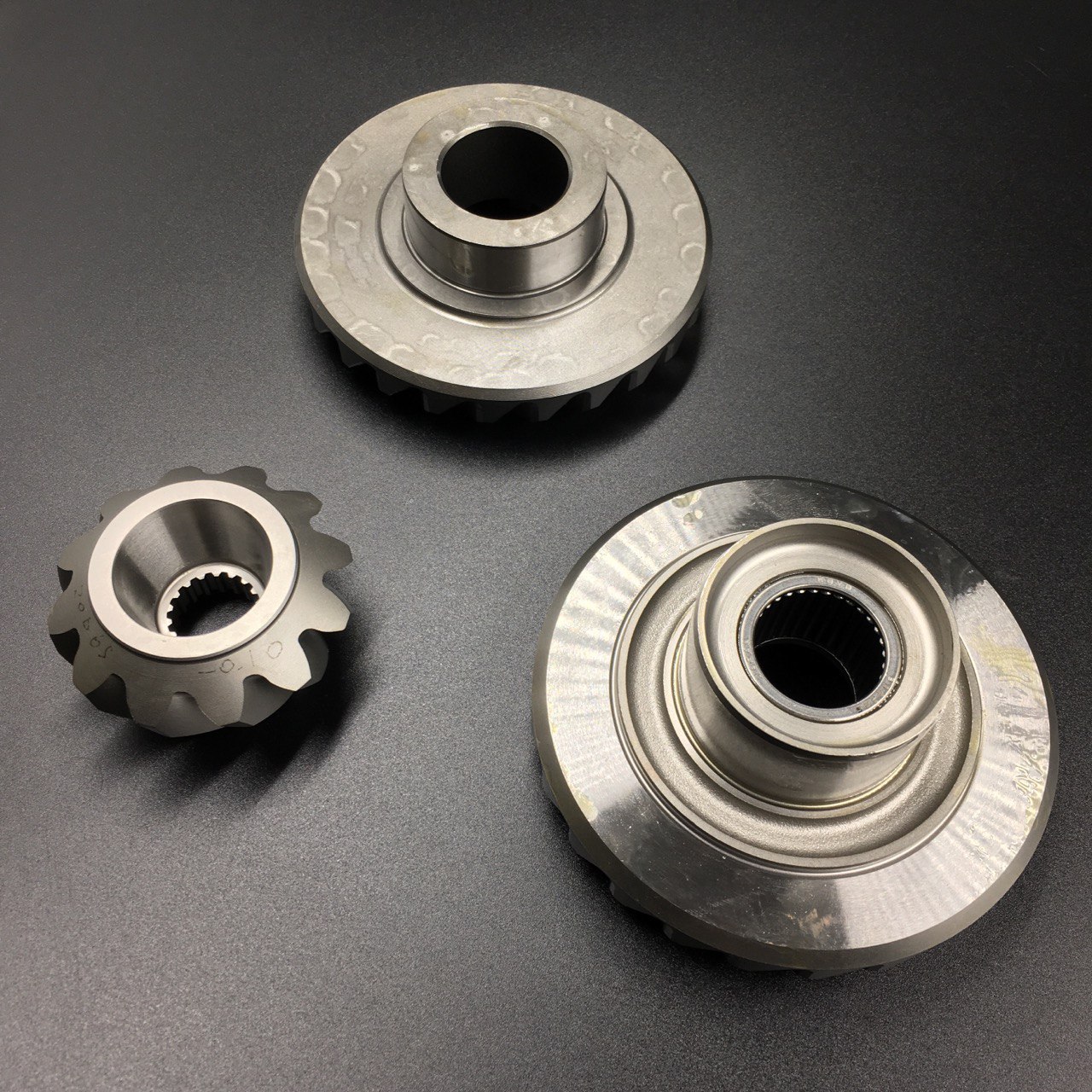 картинка Шестерни редуктора Suzuki DF150-175 (Комплект) (57300-96810) (Suzuki)