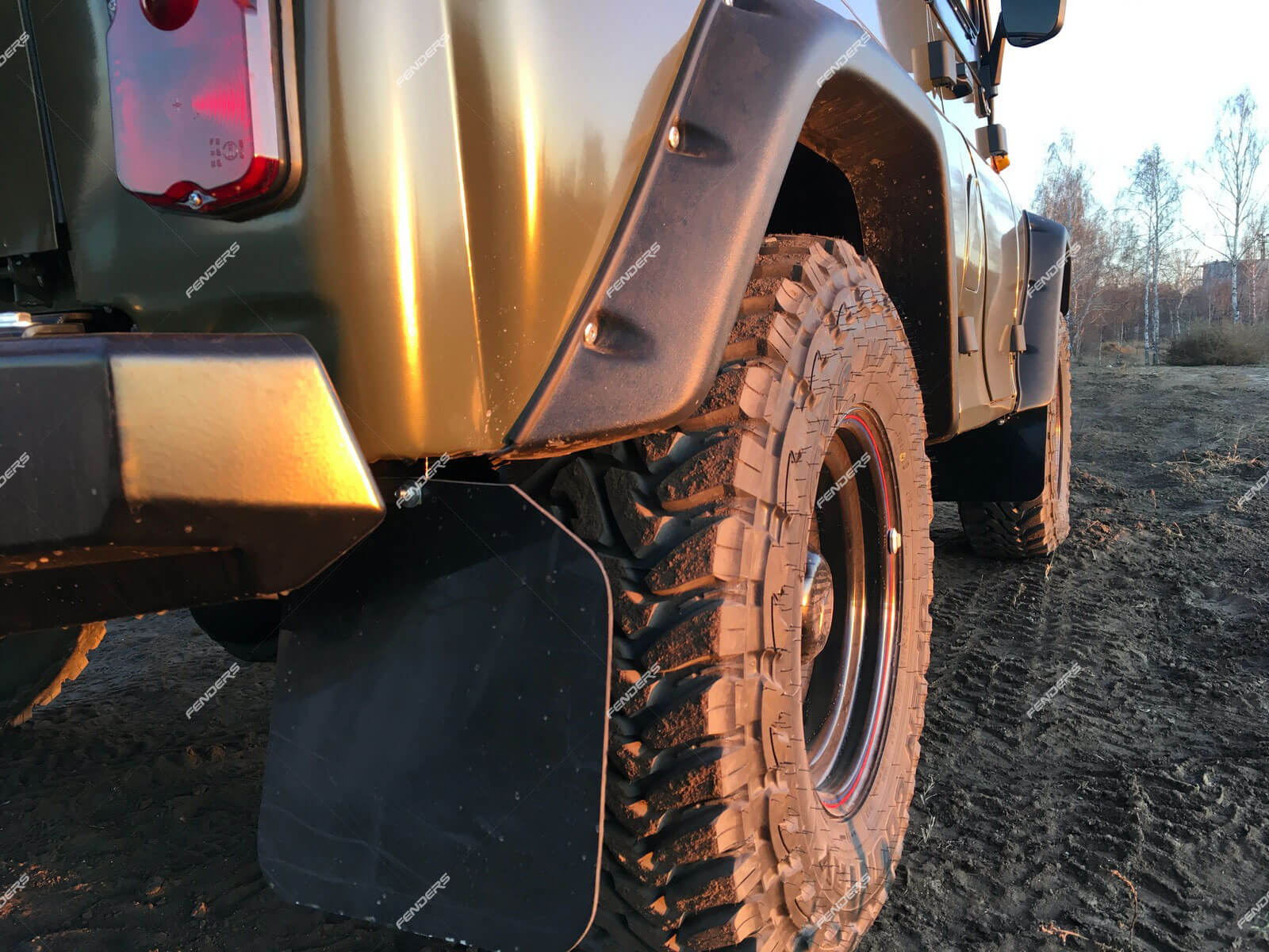 картинка Расширители колёсных арок FENDERS для УАЗ Хантер под нерезанные арки колёс