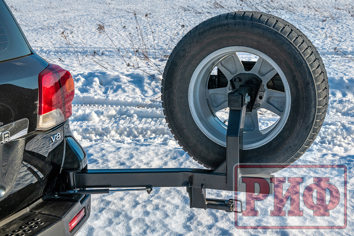 картинка Бампер задний РИФ Toyota Land Cruiser 200 2013-2015 с квадратом под фаркоп, калиткой, фонарями, подс