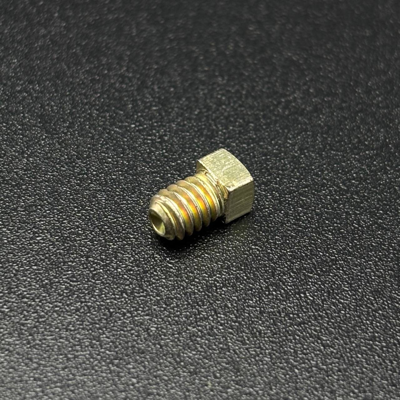 Болт стальной диам. 4 мм. SCREW-SET @25 (Quicksilver)