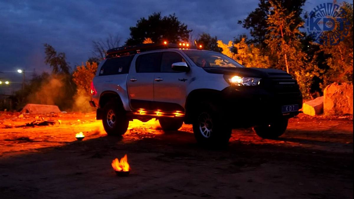 картинка Пороги силовые Toyota HILUX с 2015 алюминиевые