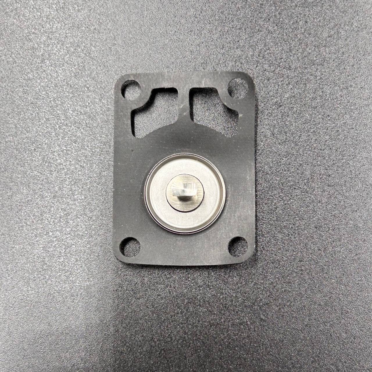 картинка Диафрагма (мембрана) топливного насоса Tohatsu MFS4-9.8  (Omax)