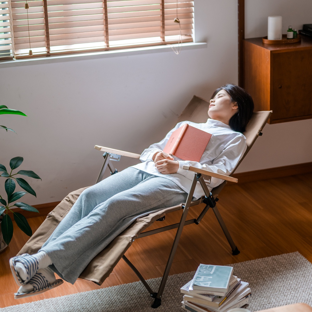 картинка Кресло туристическое Naturehike Nightfall T08 складное, до 110 кг, коричневое