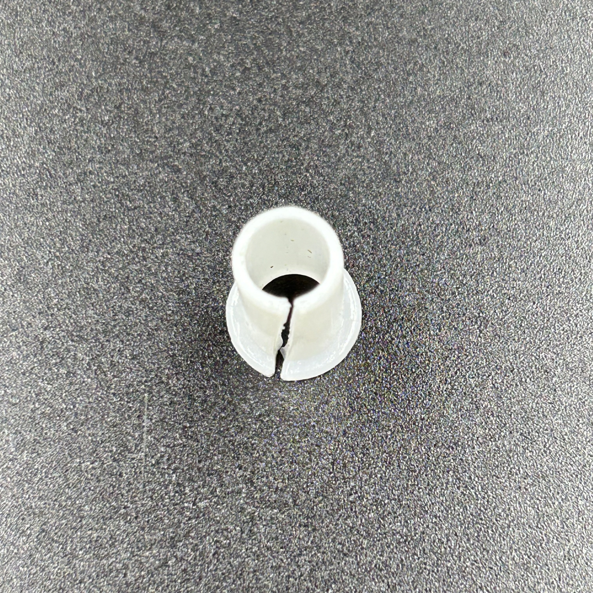 картинка Втулка струбцины Yamaha 9.9-15, F9.9-15 (PREMARINE)