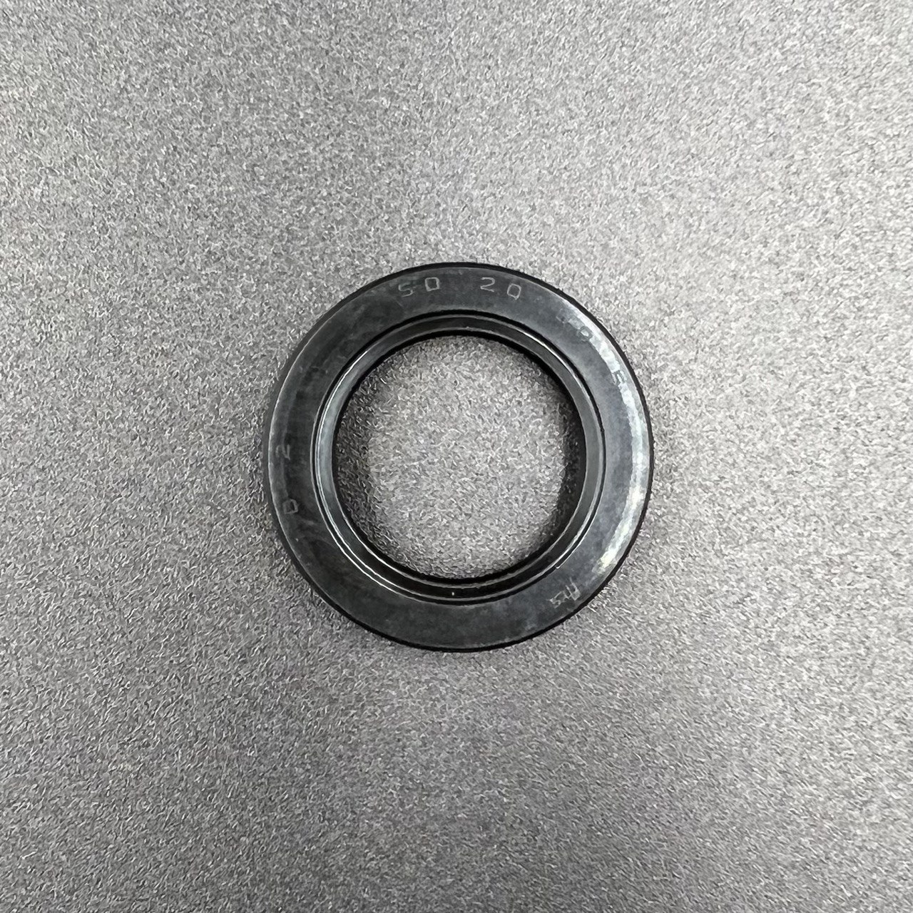 картинка Сальник Yamaha (93102-20484;93101-20048;93101-20001) (20x30x5) (Yamaha)