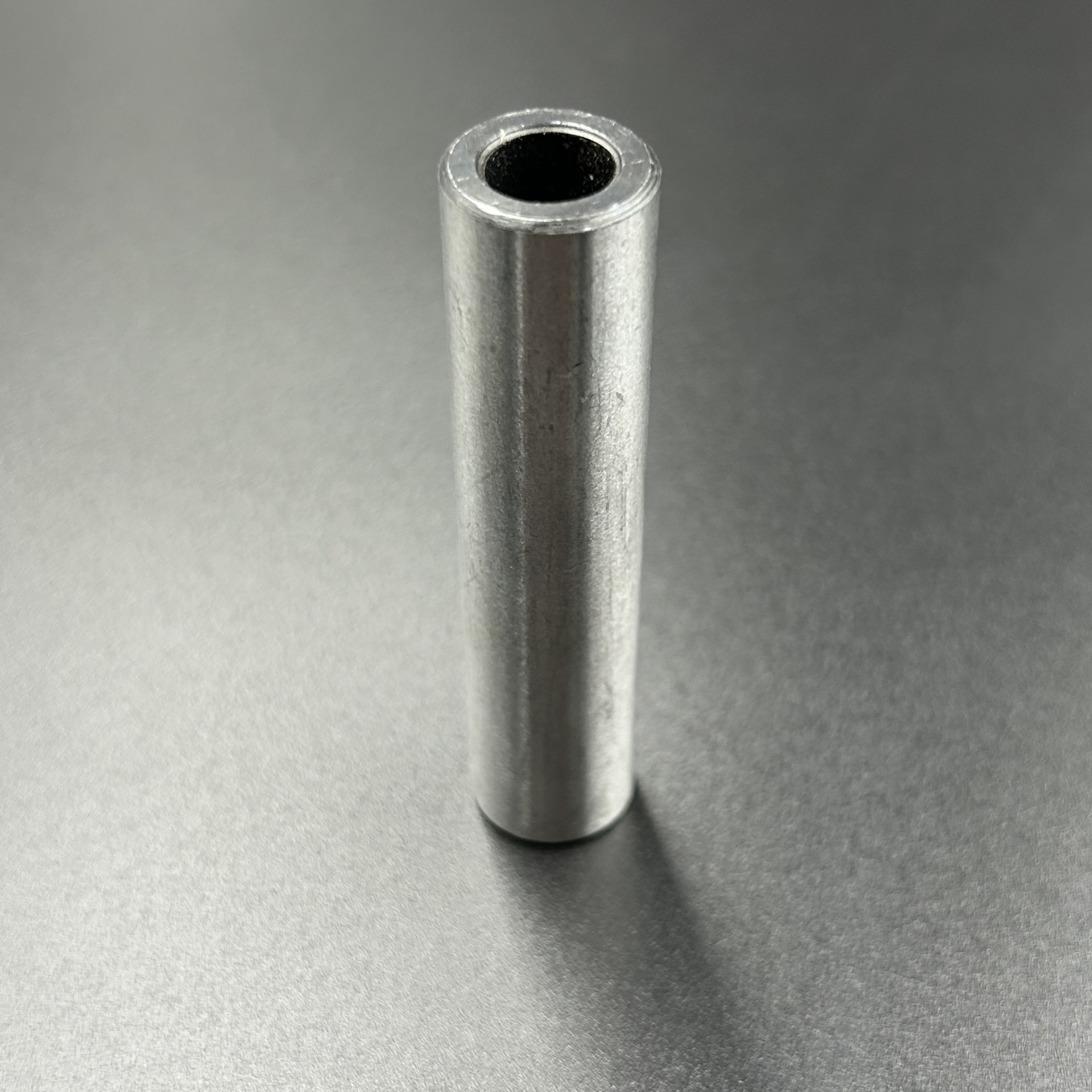 картинка Втулка (палец) заднего кулака (9010-060005) (ZIBO)