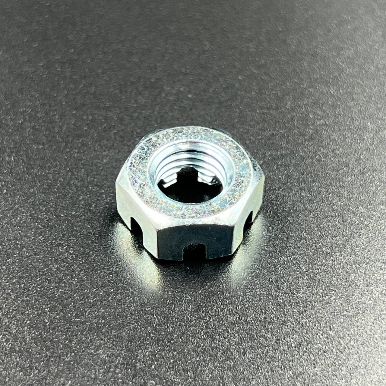 картинка Гайка рулевого наконечника для квадроциклов (Yamaha)