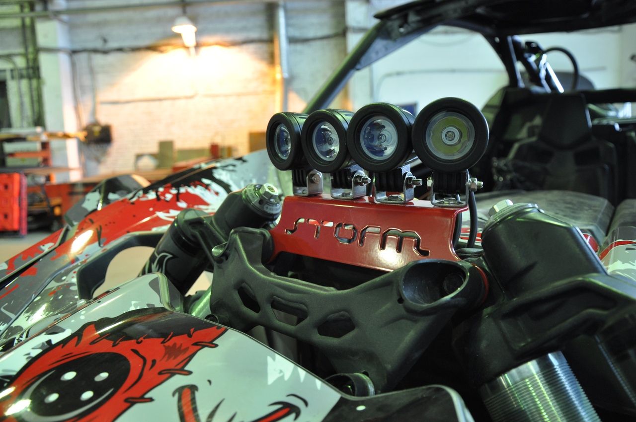 картинка Кронштейн фары на амортизаторы Can-Am (BRP) Maverick X3