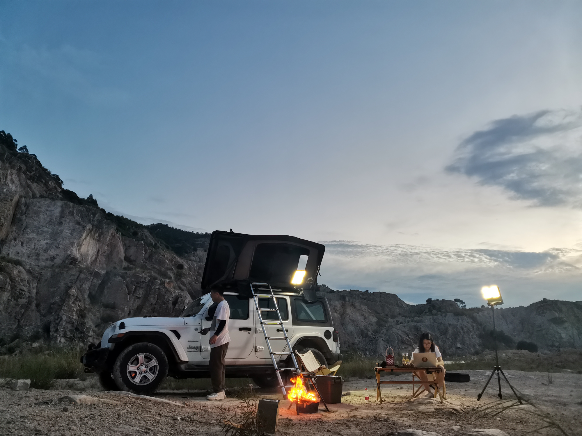 картинка Палатка на крышу автомобиля Wild Land Desert Cruiser 140