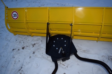 картинка Снеговой отвал BIZON для УАЗ Патриот поворотный