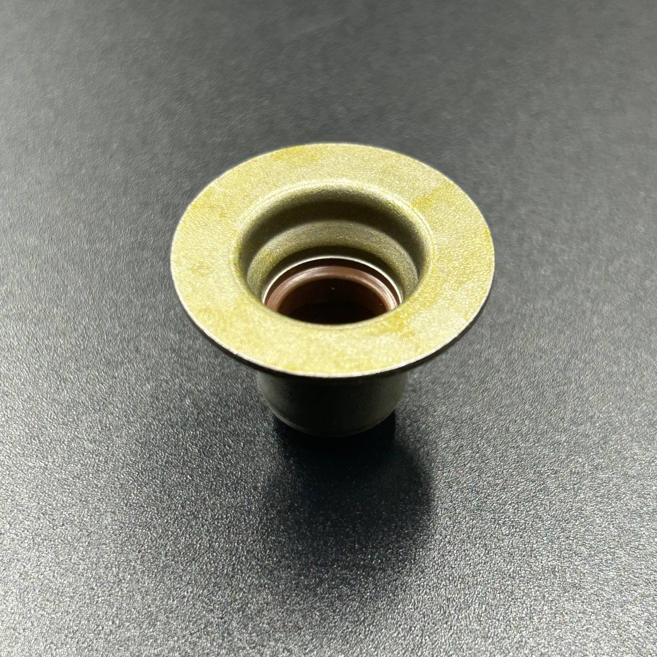 картинка Маслосъемный колпачок Yamaha F150-350 (Впуск/Выпуск) (Omax)