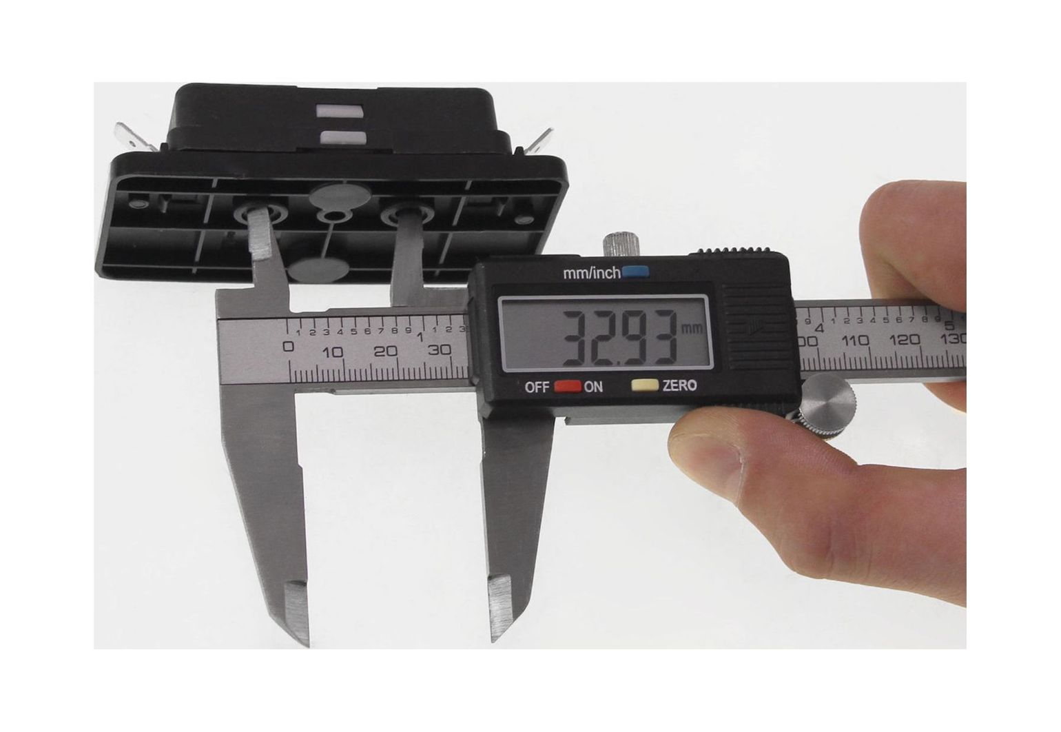 картинка Блок на 4 предохранителя ATP/ATC/ATO с крышкой