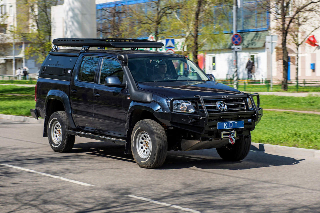 картинка Бампер передний KDT без кенгурина с местами под штатные ПТФ для Volkswagen Amarok лифт 0-50мм