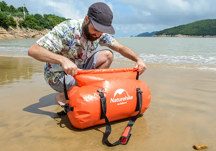 картинка Гермосумка Naturehike 60 л ПВХ (красная)