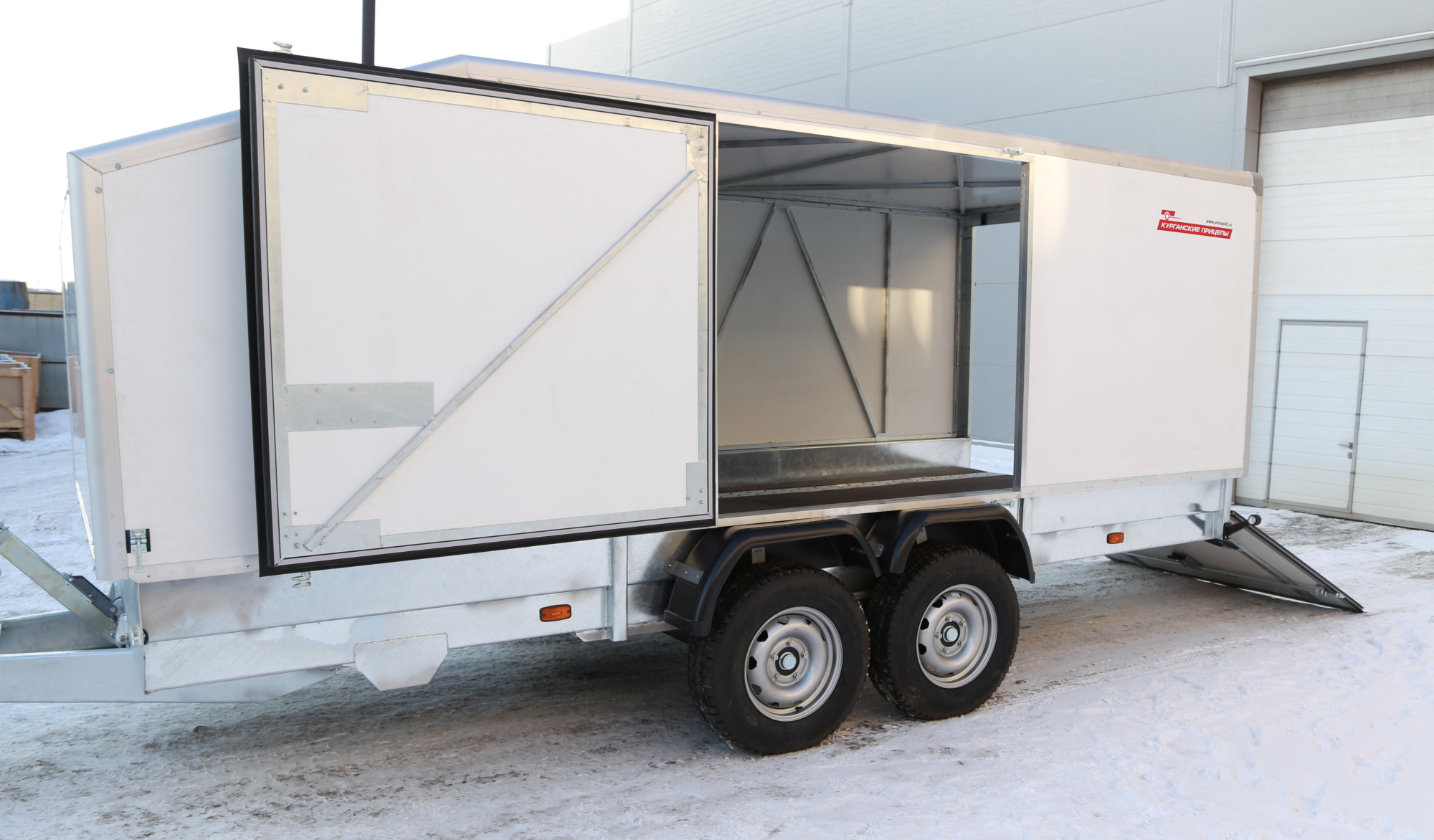 картинка Автовоз-фургон , размер кузова 5500 х 2050 х 1600 мм