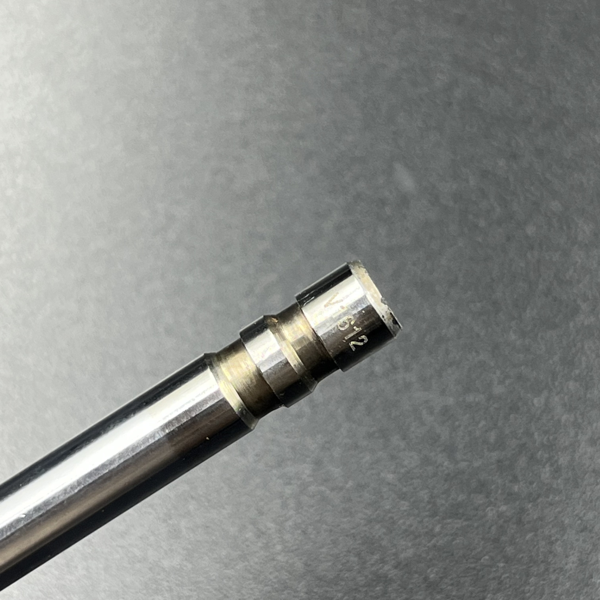 картинка Клапан впускной VOLVO PENTA/MERCRUISER 3.0-5.7L (Omax)