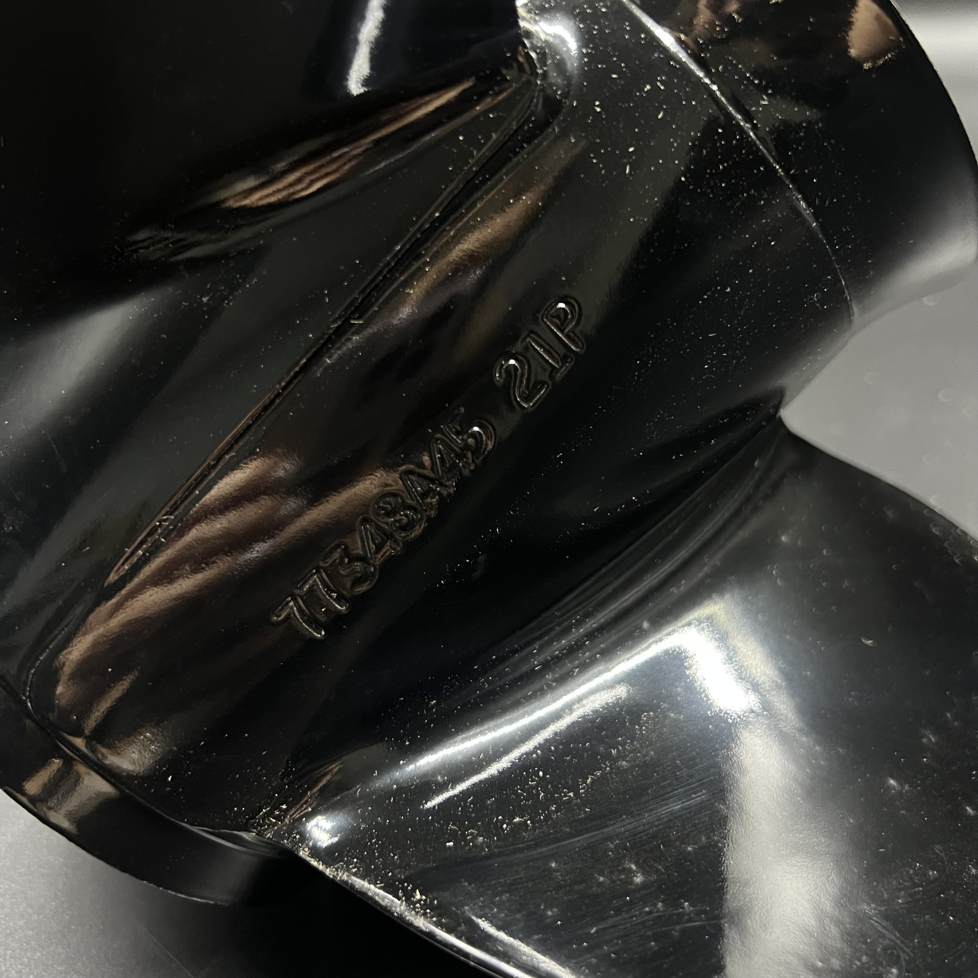 картинка Гребной винт Mercury Black Max (12-3/4х21R)