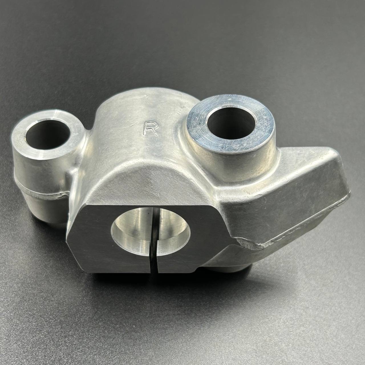 картинка Крепление лыжи правое Yamaha Vk540 (Yamaha)