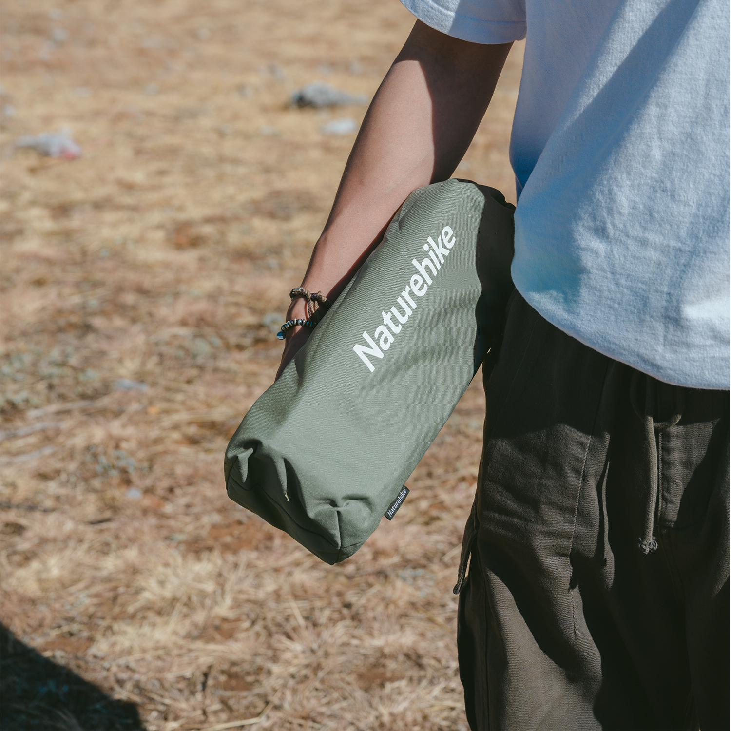 Стол туристический Naturehike Yamami Y01 складной,52х37,5х41 см, серый