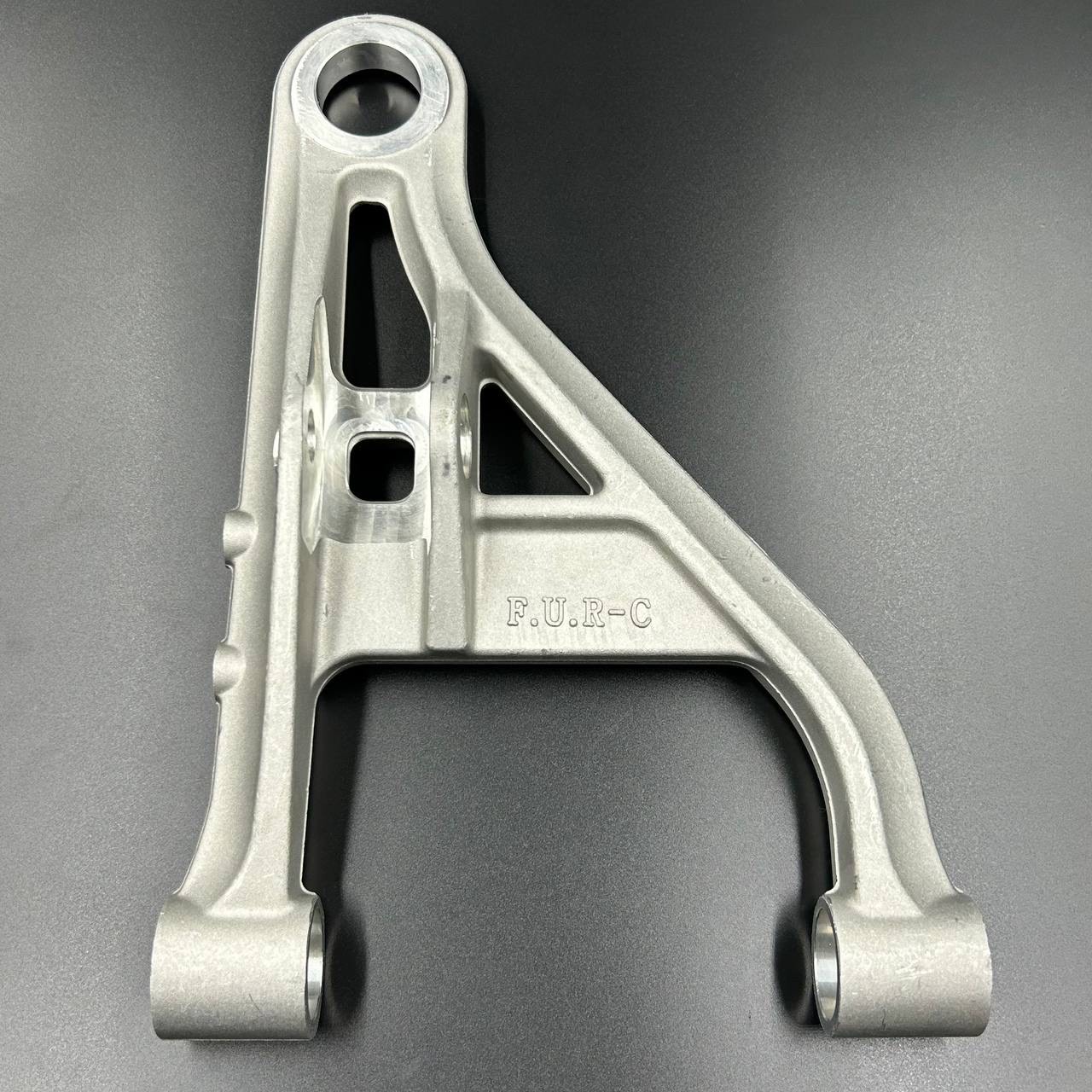 картинка Рычаг подвески (Передний, правый, верхний) (алюминий)  CFM X5 (ZIBO)