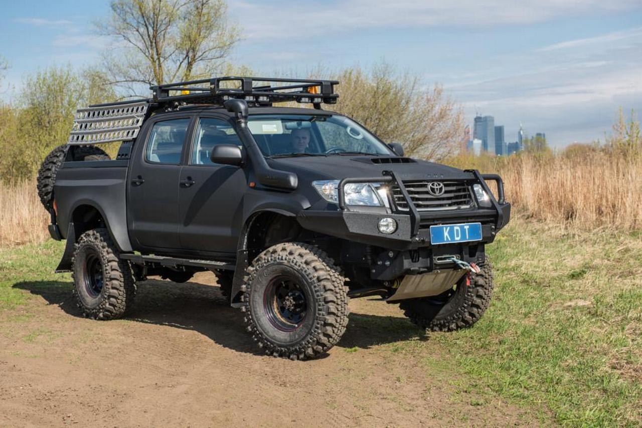 картинка Расширители арок KDT для Toyota Hilux накладки на крылья пластиковые передние