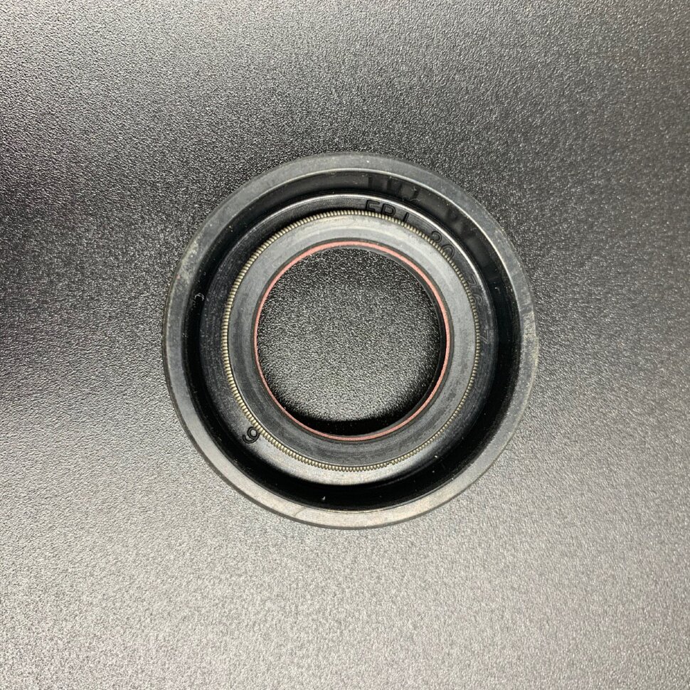 картинка Сальник Yamaha (93101-20M29; 93101-20M28) (20x36x7) (Omax)