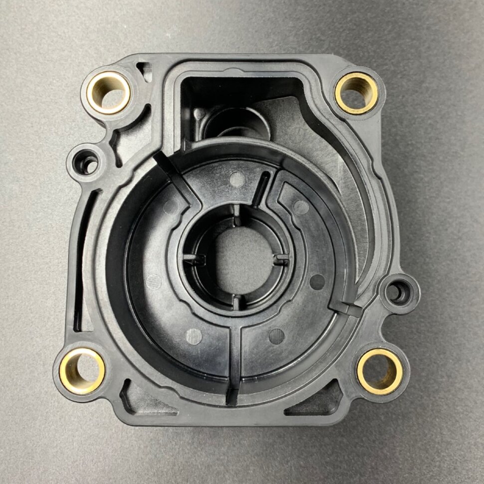 картинка Корпус помпы охлаждения Suzuki DF40-90(A) (Suzuki)