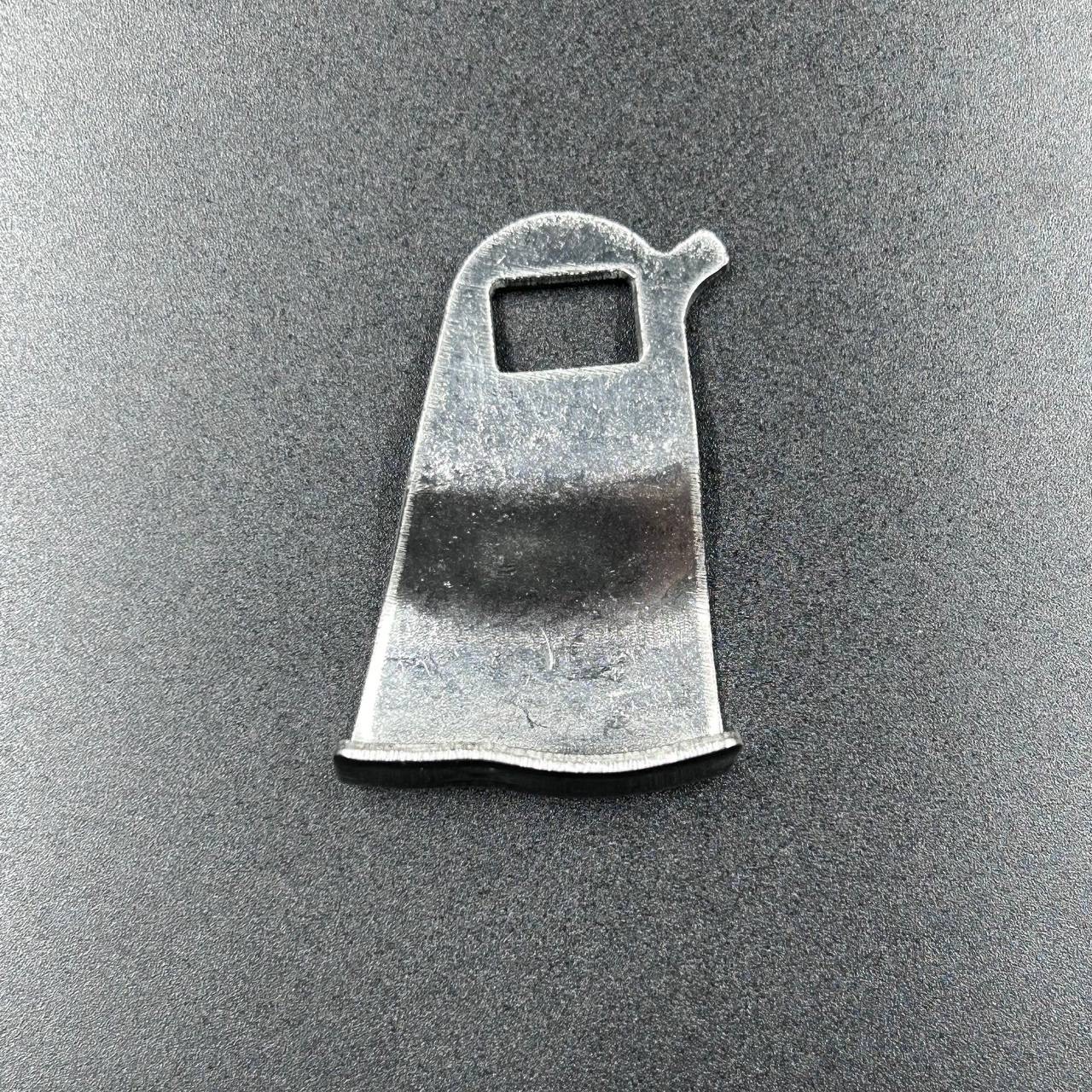 картинка Рычаг фиксации замка капота Yamaha 9.9-15 (YUELANG)