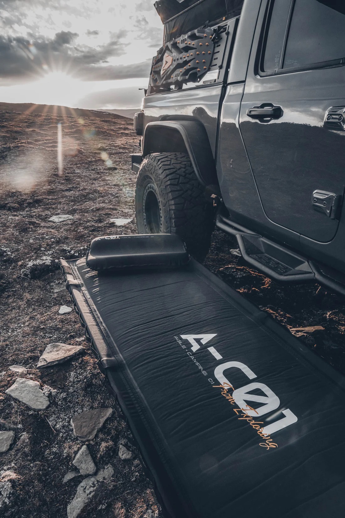 картинка Самонадувающаяся складная кровать Arcane Warrior LANDING self-inflating bed