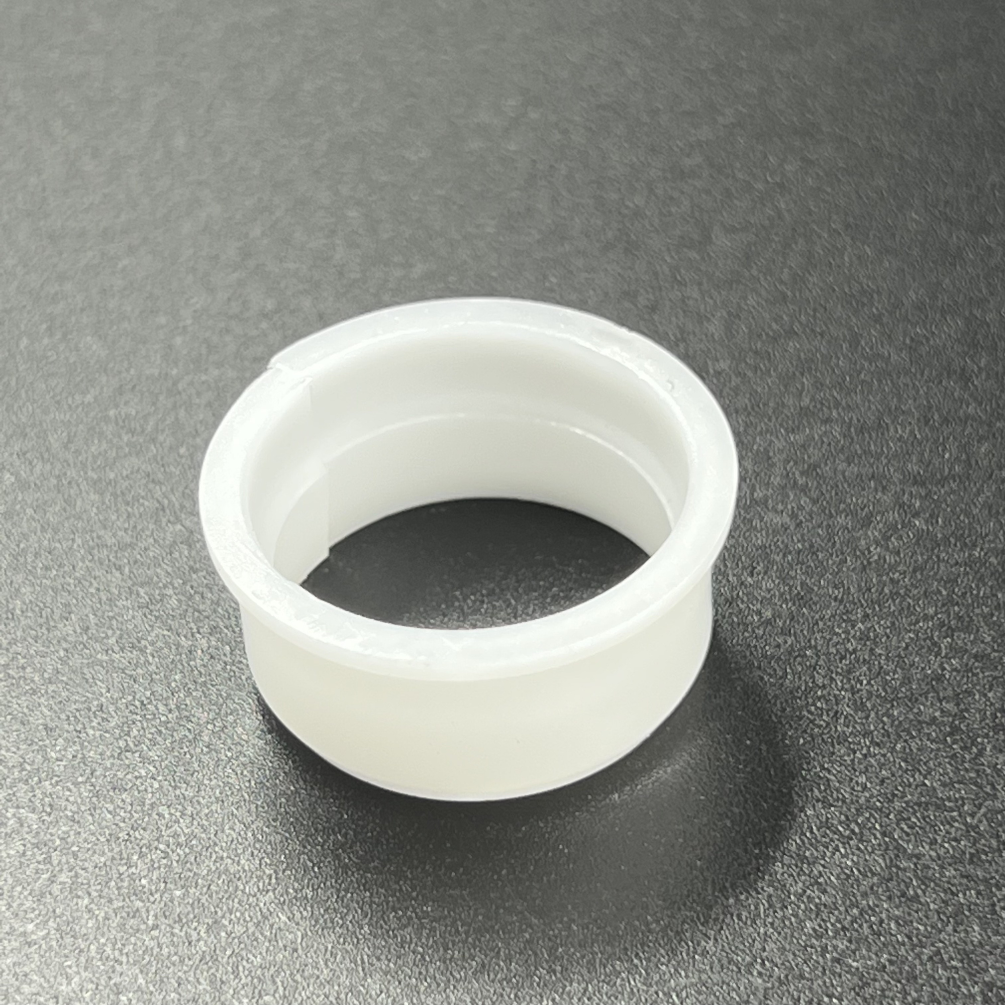 картинка Втулка помпы охлаждения пластиковая Yamaha 100-250, F75-225 (PREMARINE)