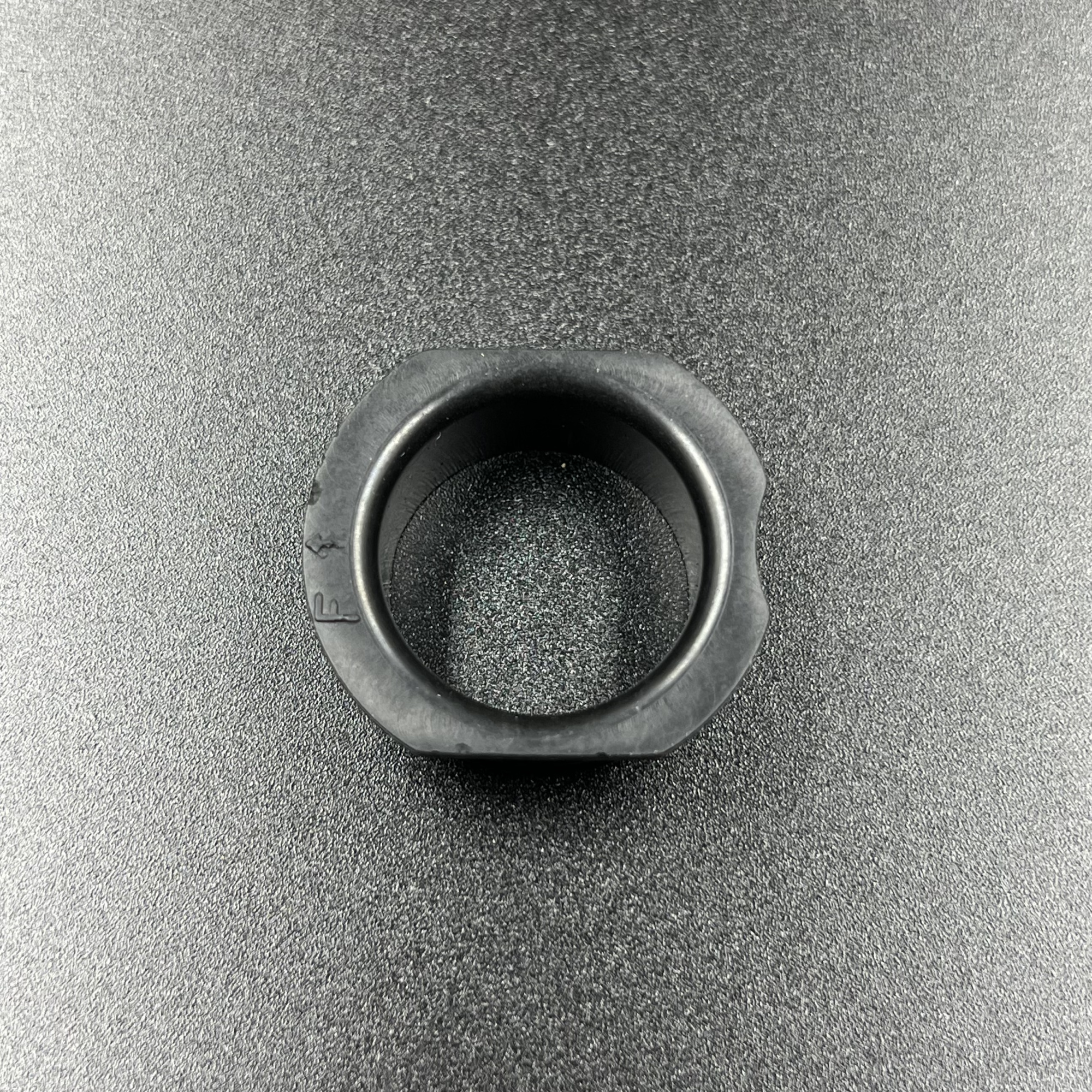 картинка Уплотнение обоймы торсионного вала Suzuki DT20-40 (17432-96300) (Suzuki)