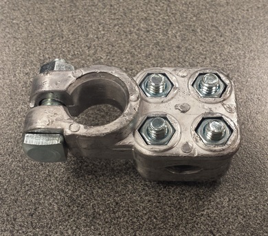 картинка Клемма АКБ грузовая 3 входа "минус"  DEKA