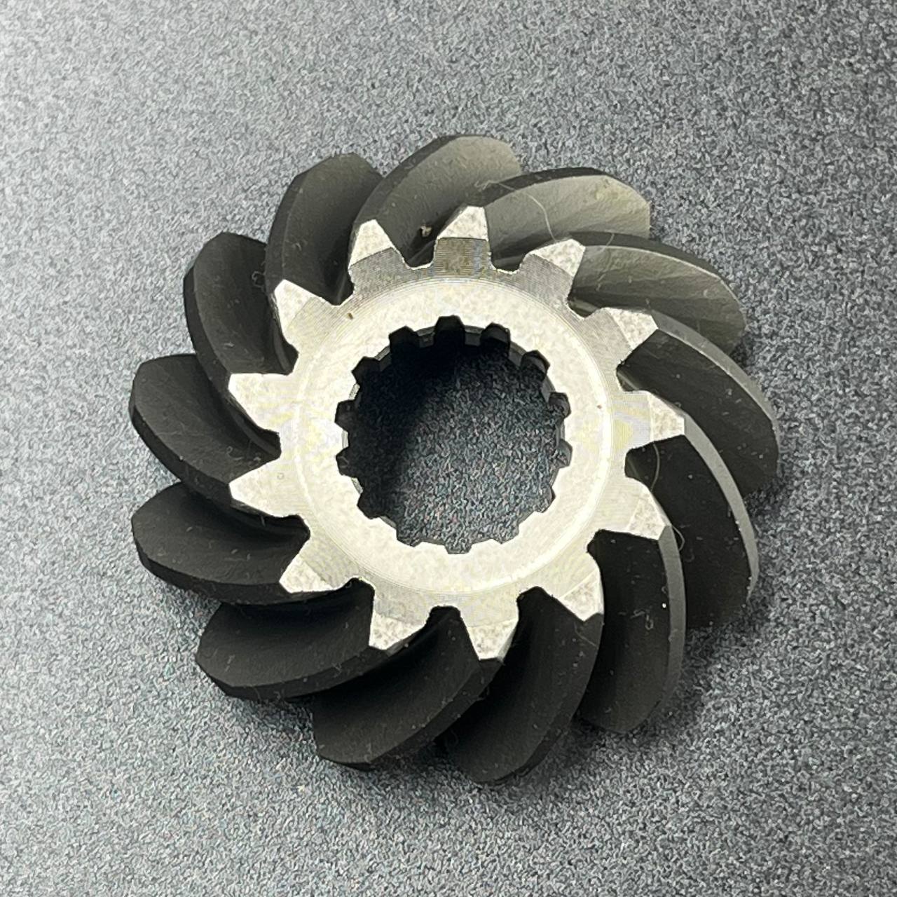 Шестерня вертикального вала (Пиньон) Yamaha F40-60 (69W-45551-00) (Yamaha)