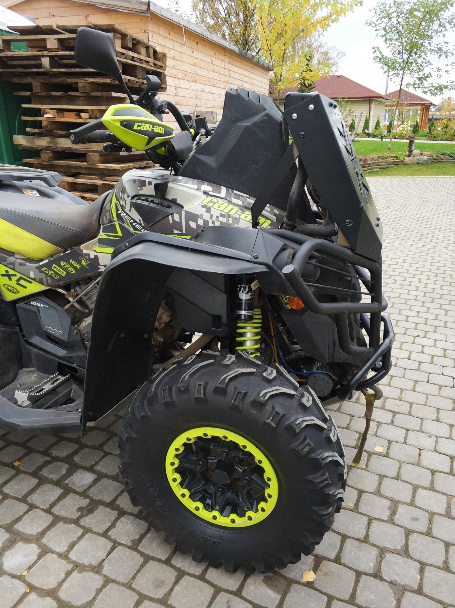 картинка Вынос радиатора черный Can-Am (BRP);Renegade G2 800/1000, 2011-16